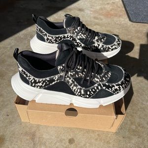 **Brand New, Never Worn, Women’s Ugg Calle Lace Speckled Athletic Shoes.